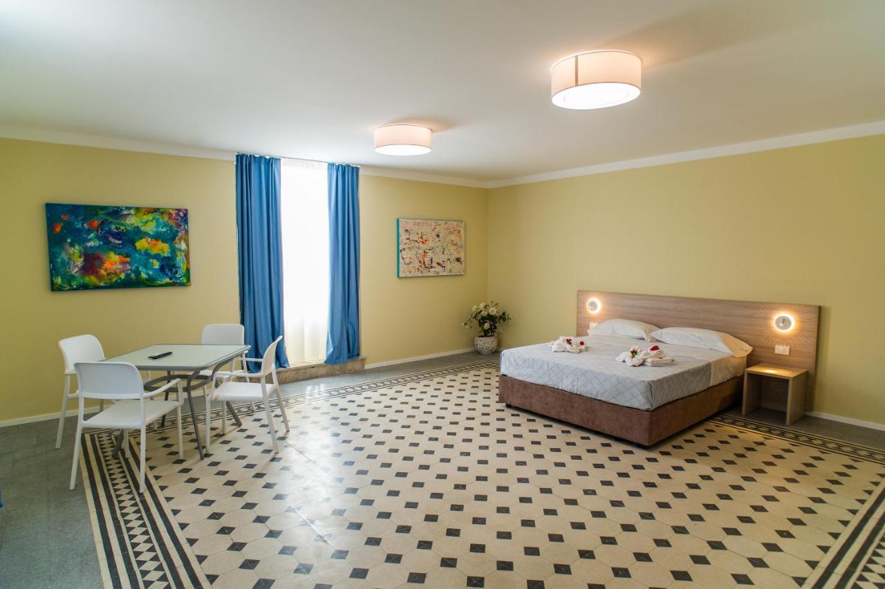 Historico Loft & Rooms Palazzo Adragna XIX Trapani Kültér fotó