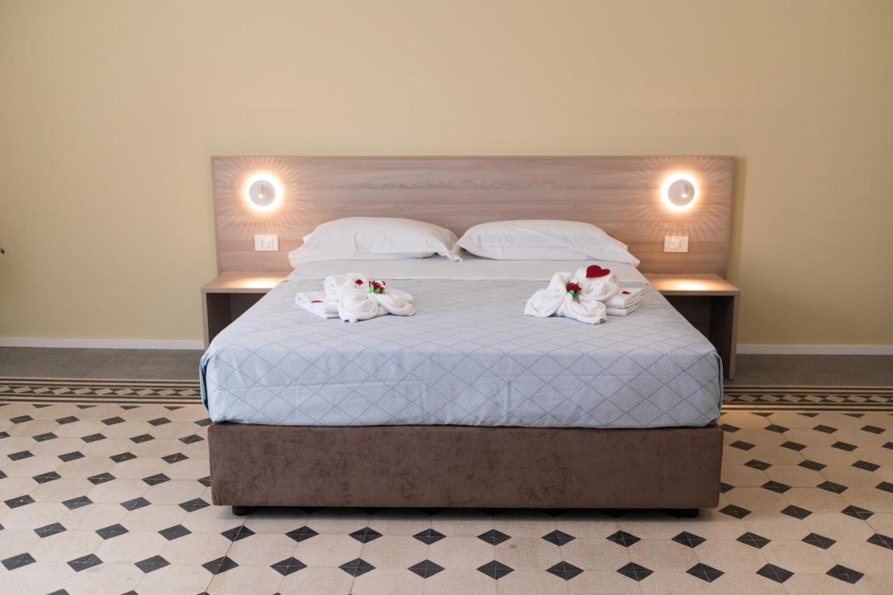 Historico Loft & Rooms Palazzo Adragna XIX Trapani Kültér fotó