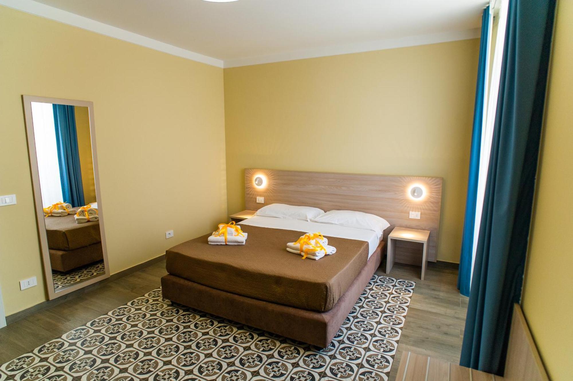 Historico Loft & Rooms Palazzo Adragna XIX Trapani Szoba fotó